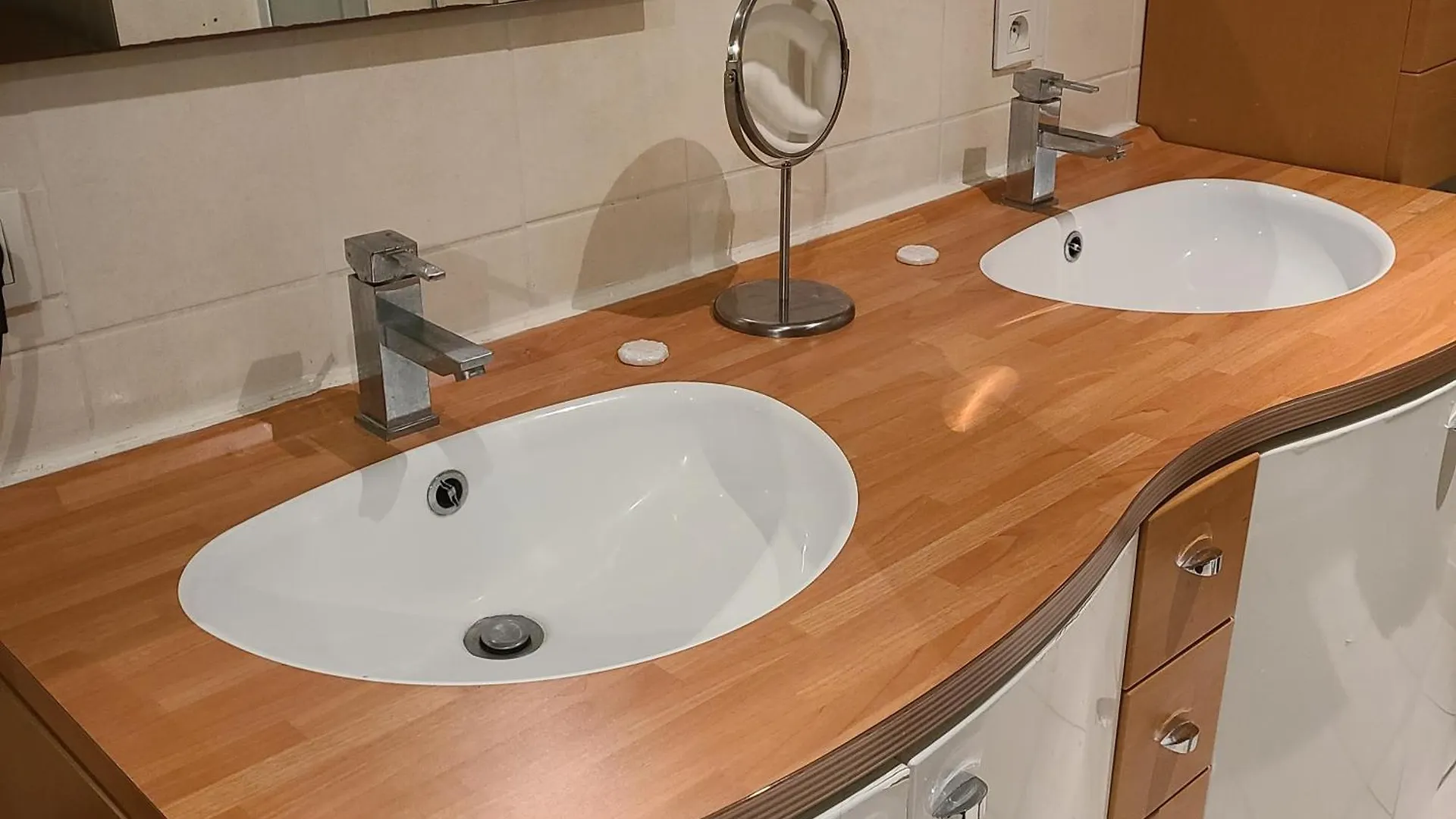 Loft Brest Avec Spa Et Billard France